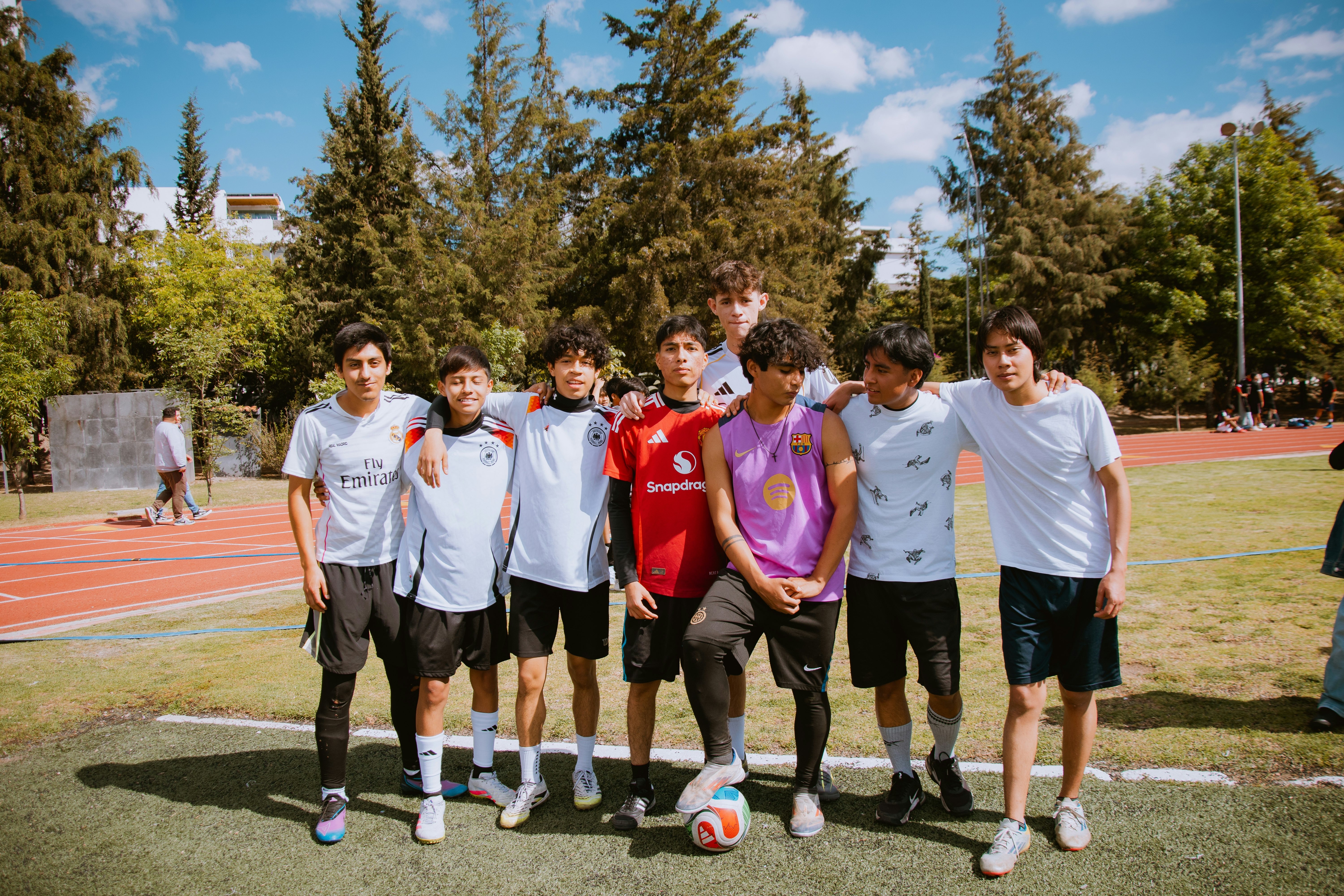 [天下足球]巴塞罗那战胜阿拉维斯 重回榜首