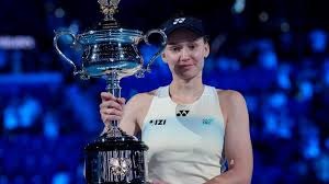 慢镜还原布朗尼秀强突隔扣2米11中锋：动作炸裂不输40岁老爹 太猛了